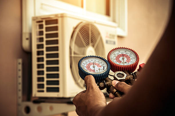 Professional Hvac technician working in Hillsboro, IN